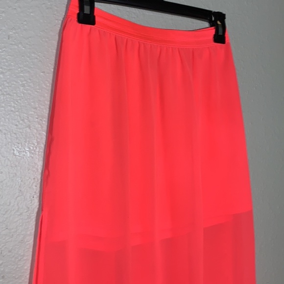 H&M Divided neon coral chiffon lined Maxi Skirt Sz 6/S semi-sheer high slit - Picture 6 of 9